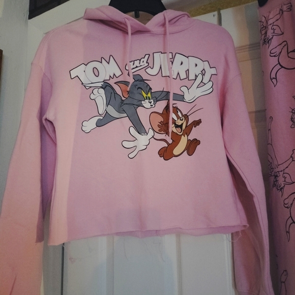 ON SALE! Cute Tom and Jerry Sweatsuit Set - Picture 2 of 4